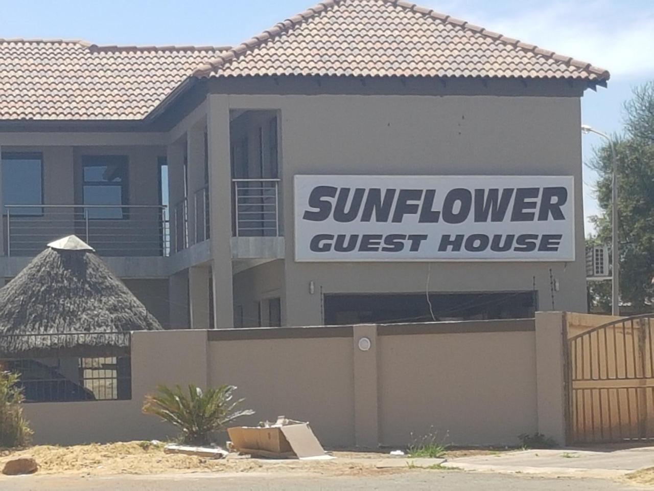 Sunflower Guesthouse & Spa Vanderbijlpark Exterior photo