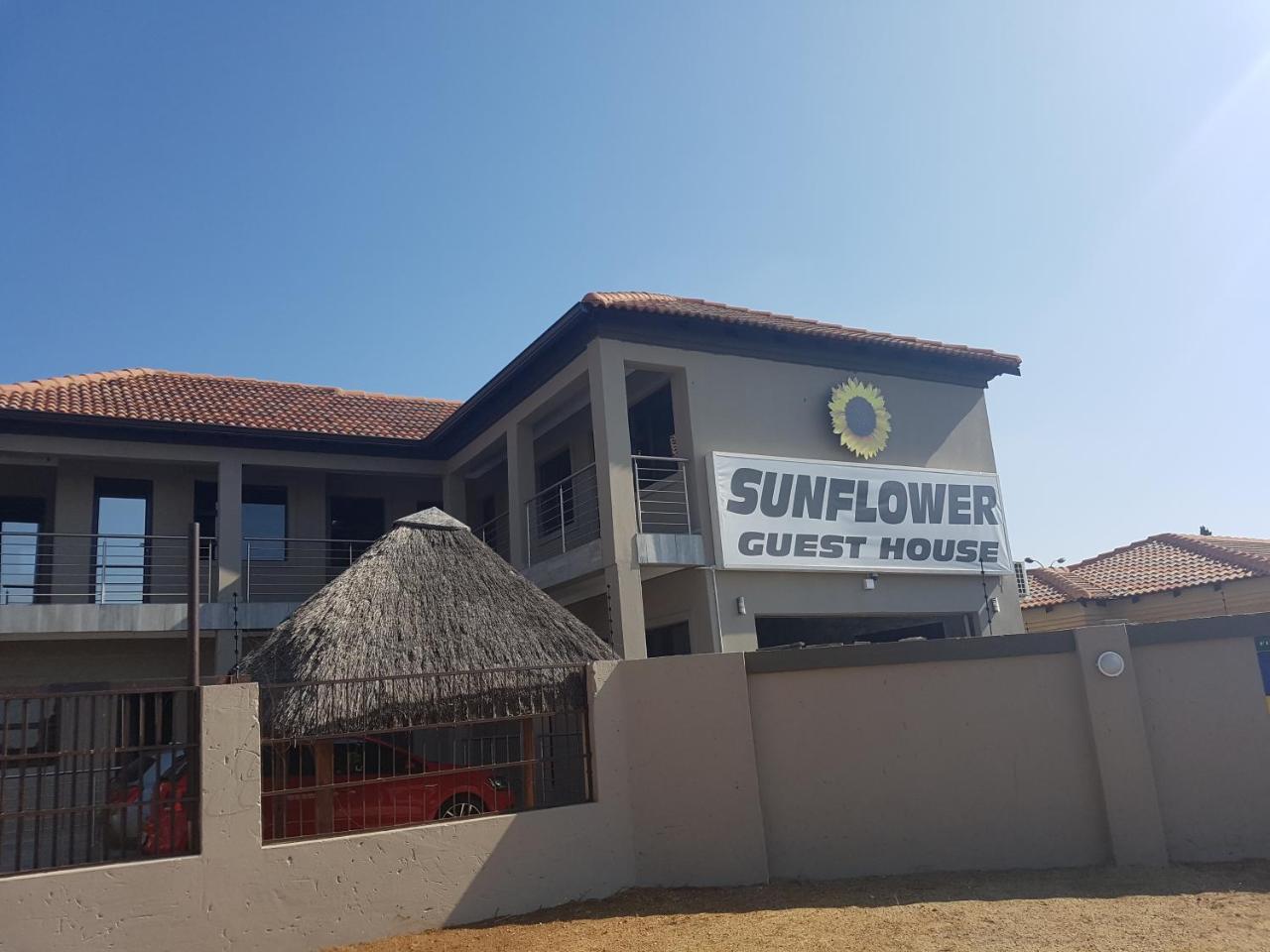 Sunflower Guesthouse & Spa Vanderbijlpark Exterior photo